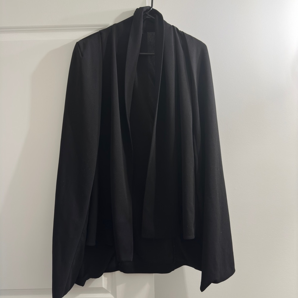 Women’s Black Fashion Nova Over the Shoulder Blazer